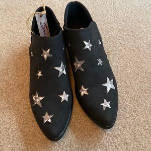 Brand new size 9 low black ankle boots with stars.